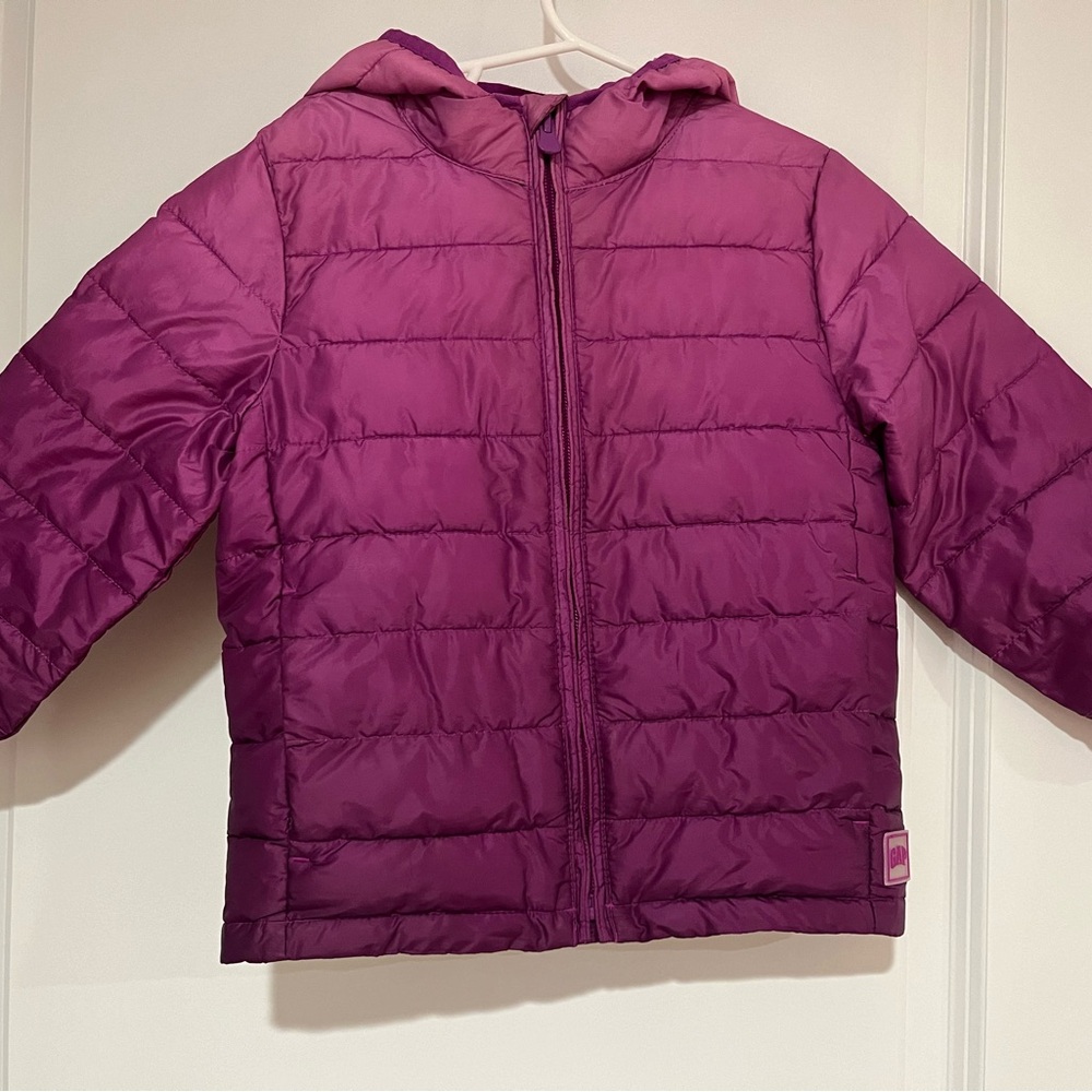 Gap toddler girl lightweight puffer coat.